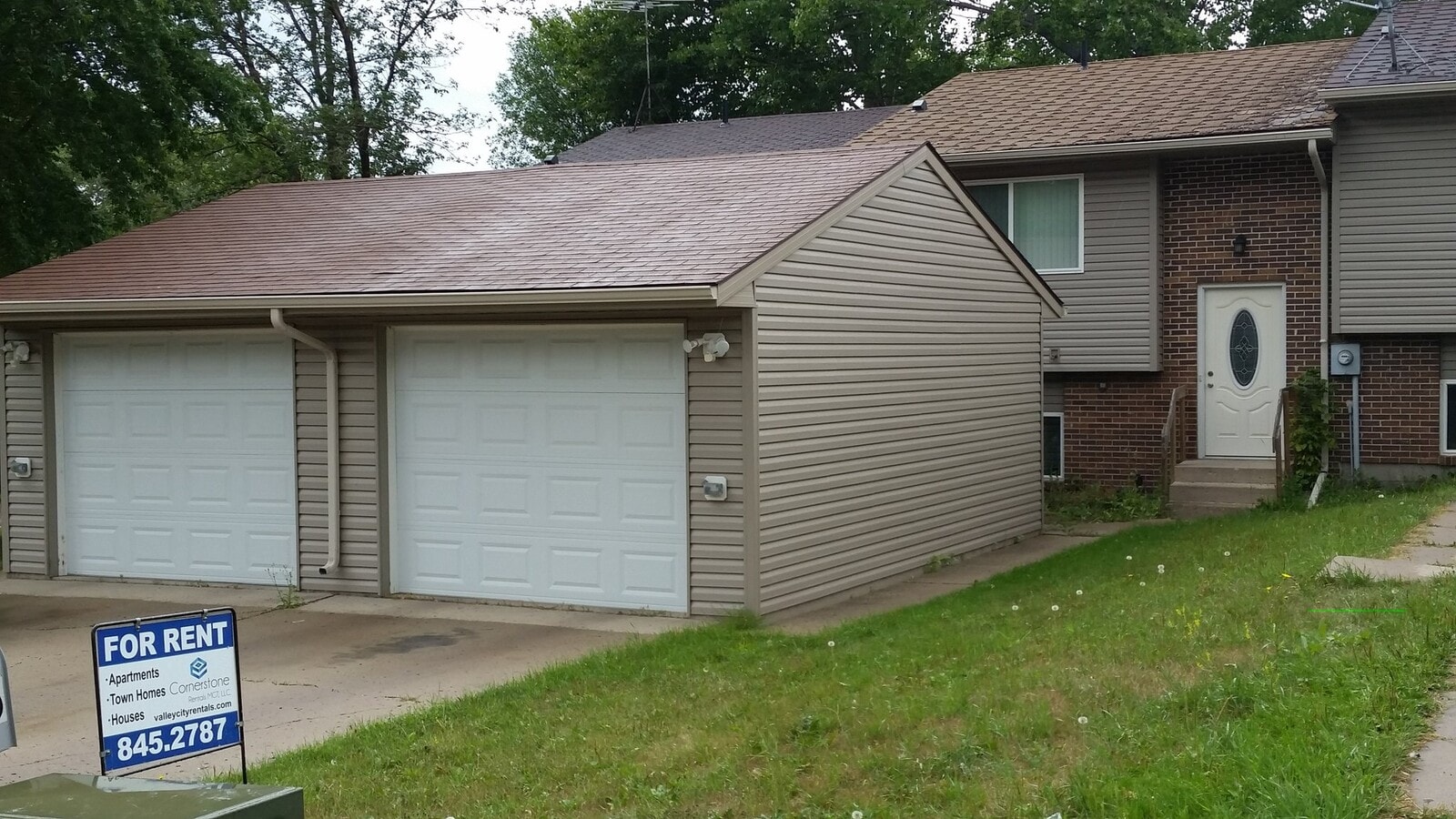 Photo - 900 9th Ave SE