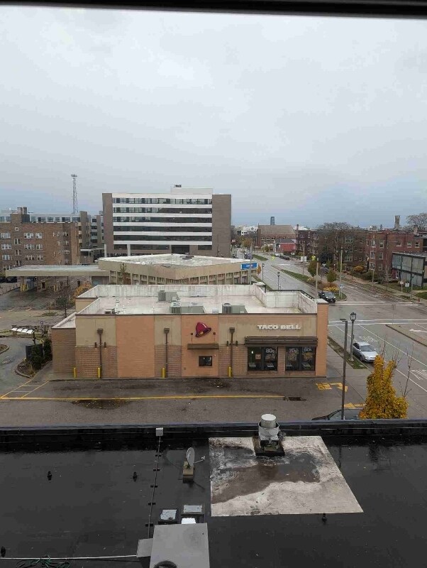 2224 W Wisconsin Ave