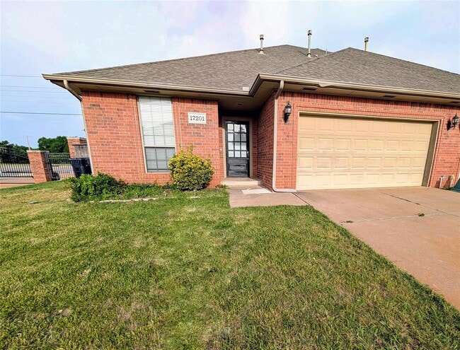 Photo - 17201 Cedar Dr House