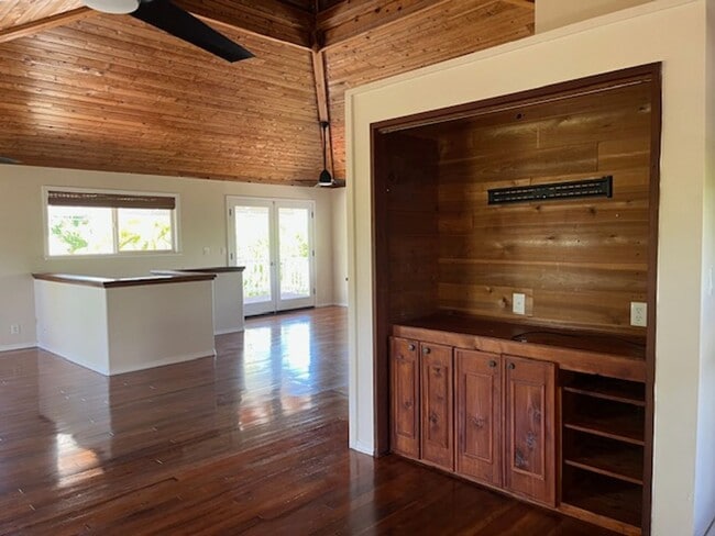 Photo - 3 Bedroom / 3 Bath Home with Ocean Views and World Class Surfing on Ali'i Dr