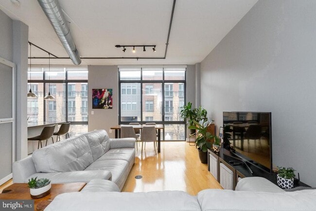 520 John Carlyle St Unit 232