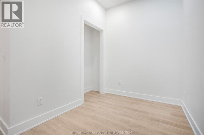 Photo - 153 King St W Unité 9