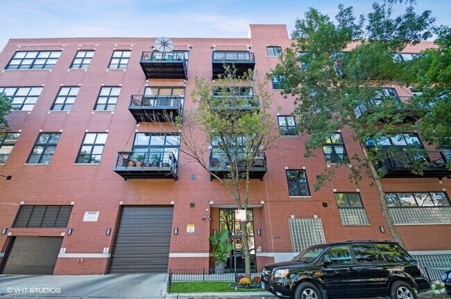 Building Photo - 1934 N Washtenaw Ave Unit 218 Rental