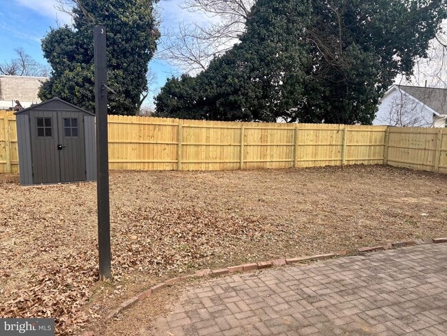 Photo - 2511 Charles St