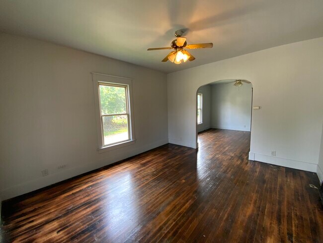 Photo - 909 N Griffin St