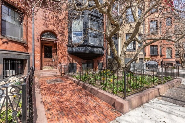 Photo - 462 Beacon St Unit 22