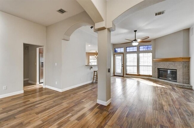 Photo - 21415 Boggy Ford Rd