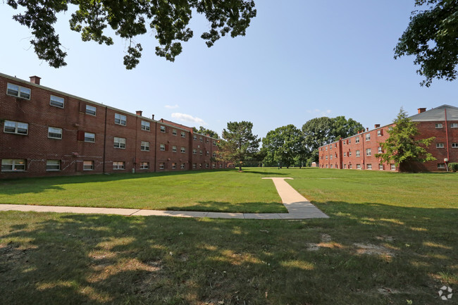 Hyde Park Apartments - Essex, MD | ForRent.com