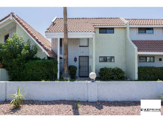 Photo - Embrace Easy Living In This Phoenix 3/2.5 Home Offering Space, Comfort, And Everyday Convenience.