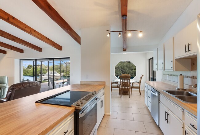 Photo - 5424 America Dr