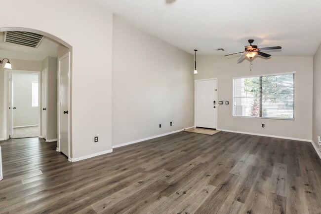 Photo - 1105 E Nardini St