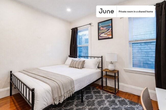 Building Photo - Room in Shared 3 bed/1 bath home