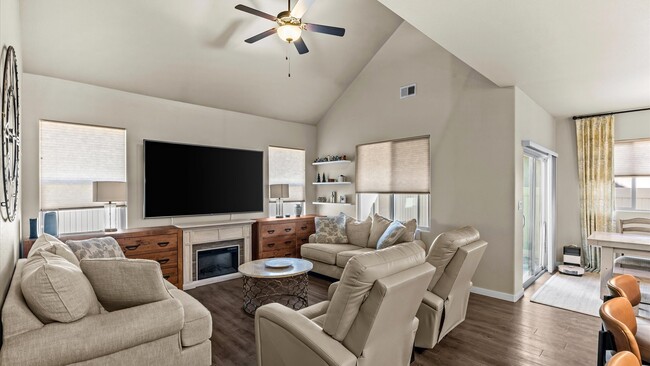 Photo - 2478 Tiptop Ave