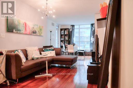 Photo - 219 Fort York Blvd Unité 401