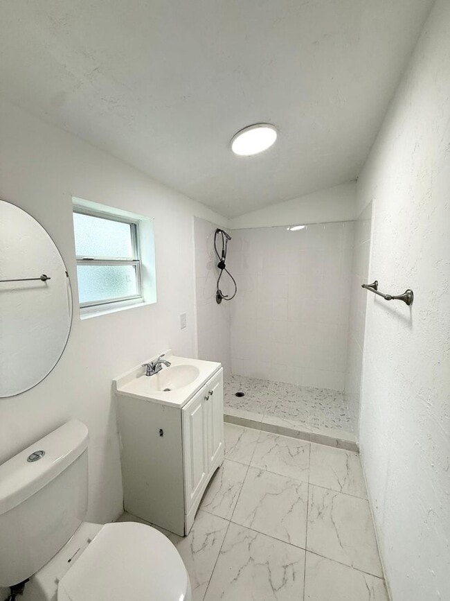 Photo - JKRK properties - 785 Unit 785 - A