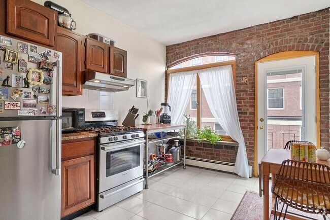 Building Photo - 67 Baldwin St Unit 3 Rental