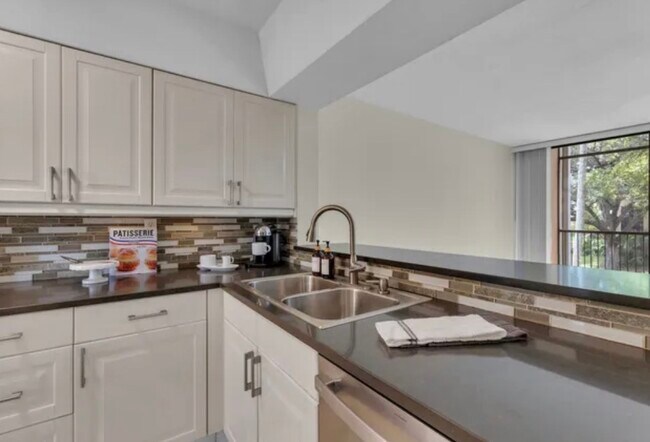 Photo - 2930 SW 87th Ter Unit 1814