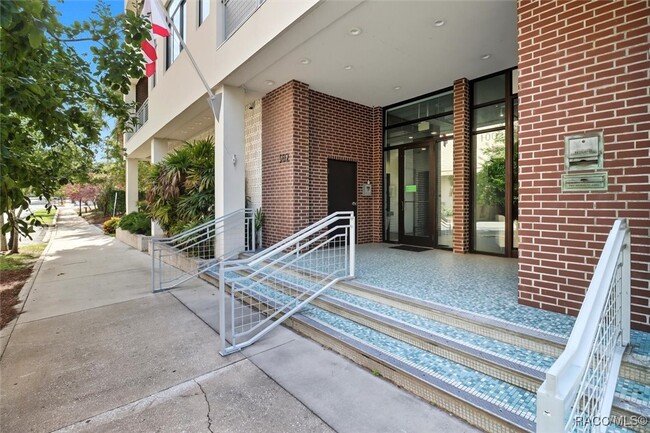 Photo - 302 SE Broadway St