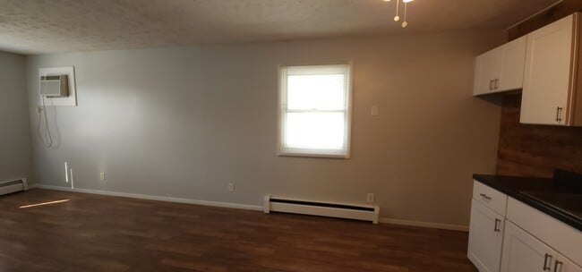Living Dining - 510 S Clayton St Unit 3