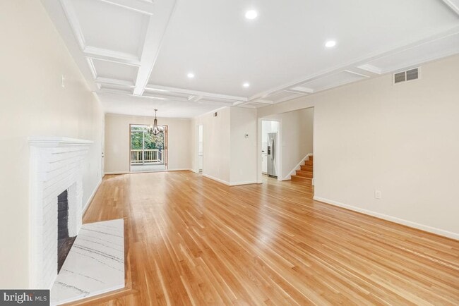 Photo - 1203 Brantford Ave