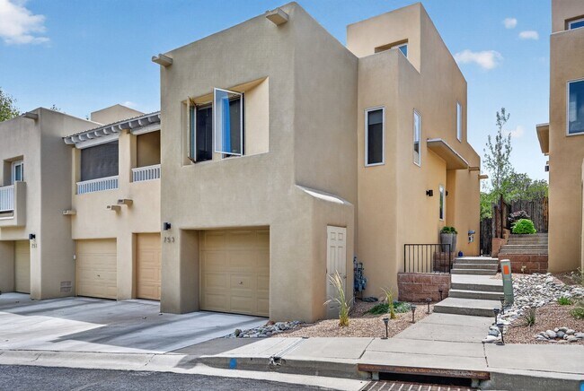 753 Viento Cir