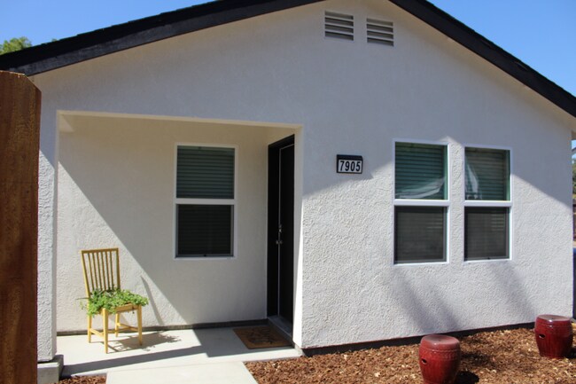 Photo - 7905 Farnell Way