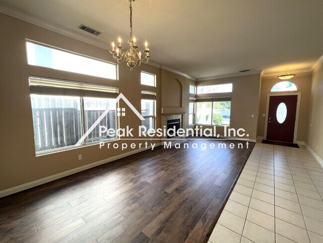 Photo - Wonderful Roseville 3bd/2ba House With 3 C...