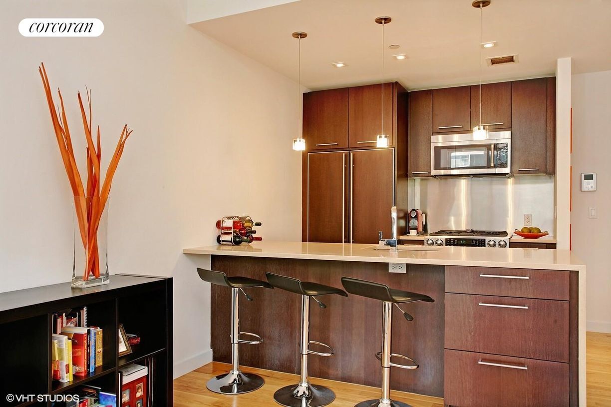 Photo - 342 E 110th St