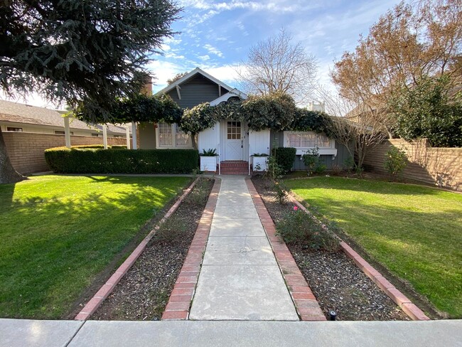 Kingsburg home located in Downtown. Rent R... - Kingsburg home located in Downtown. Rent R...