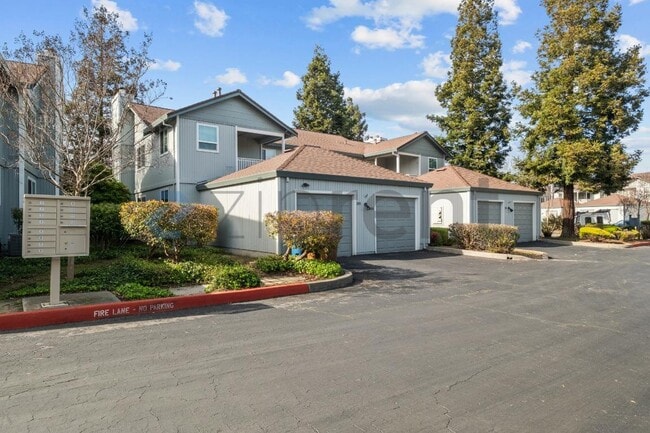 Photo - 1894 Shirley Dr