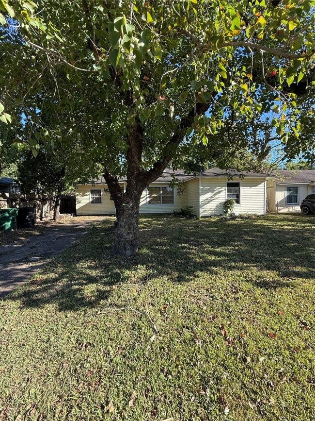 Building Photo - 5215 Bellfort Ave