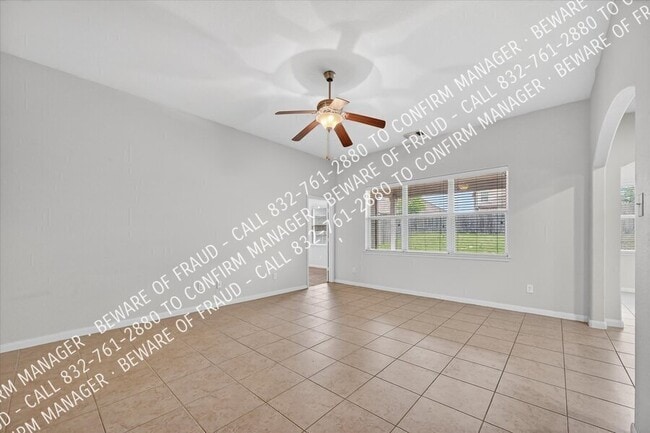 Photo - 2126 Redbud Dr