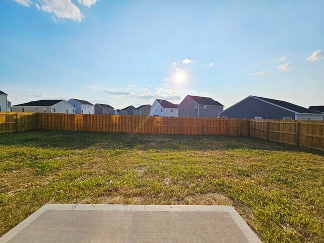 Photo - 349 Wicklow Ln