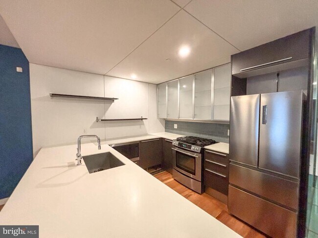 Photo - 149 W Laurel St