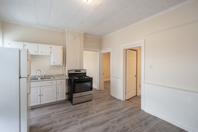 Building Photo - 629 4th Ave Rental