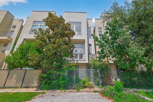 Building Photo - 5018 Lillian St Rental