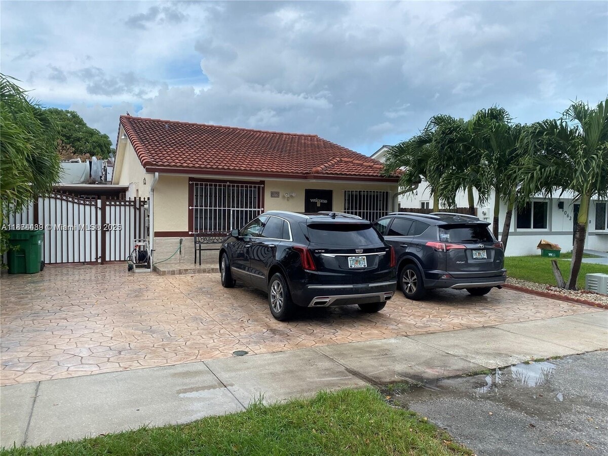 Photo - 9075 NW 117th Terrace Casa