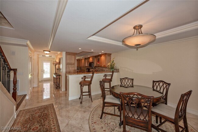 Photo - 800 River Point Dr Unidad 320