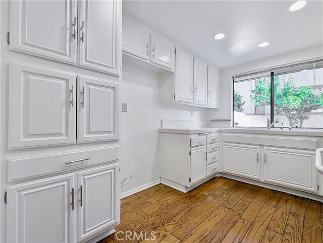 Photo - 21500 Califa St