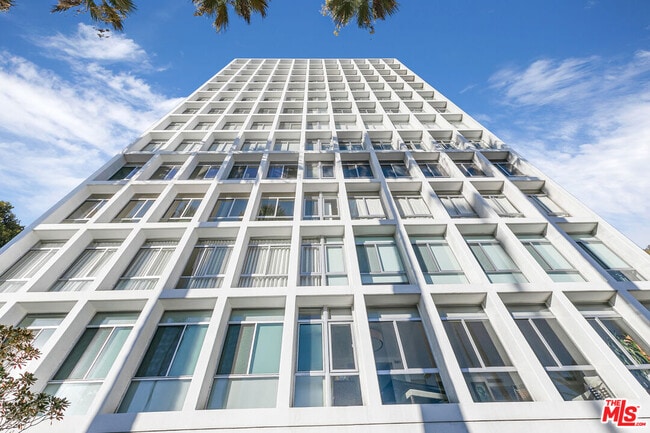 Photo - 7135 Hollywood Blvd Unidad 504