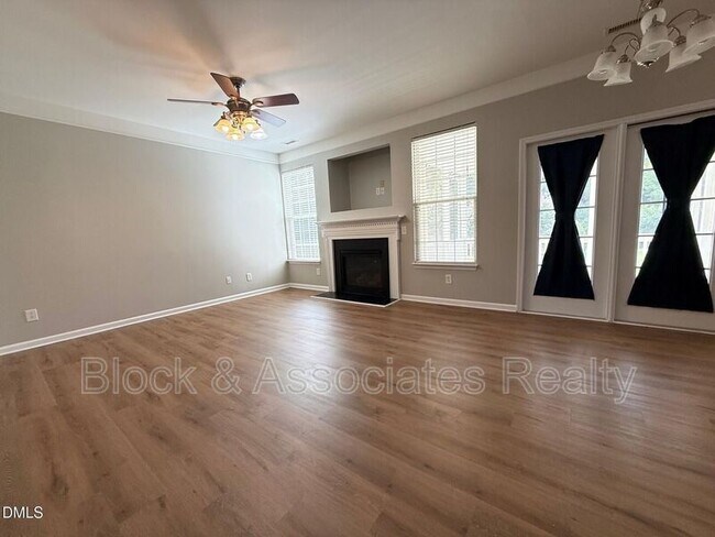 Photo - 420 Cline Falls Dr