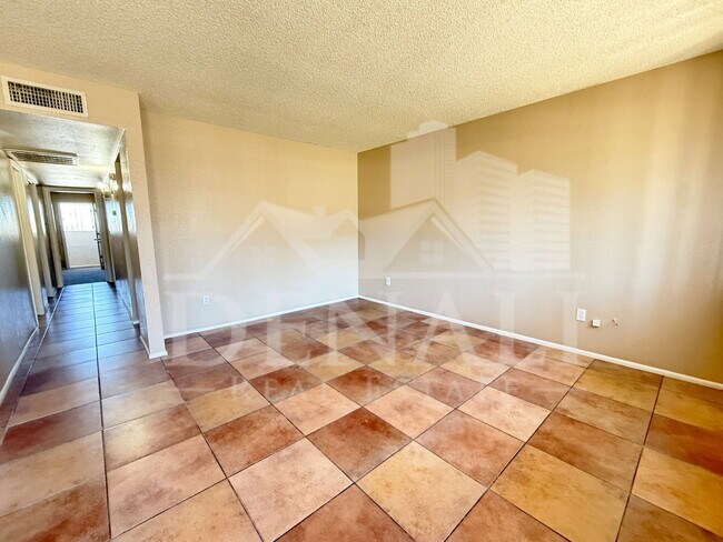 2804 N 43rd Ave Unit D