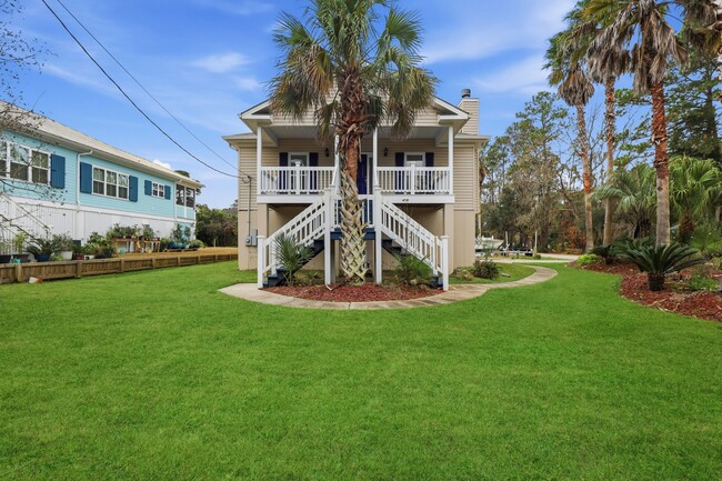 Building Photo - Lowcountry living on beautiful Whitemarsh Island
