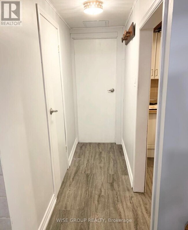 Photo - 18 Sonnet Ct