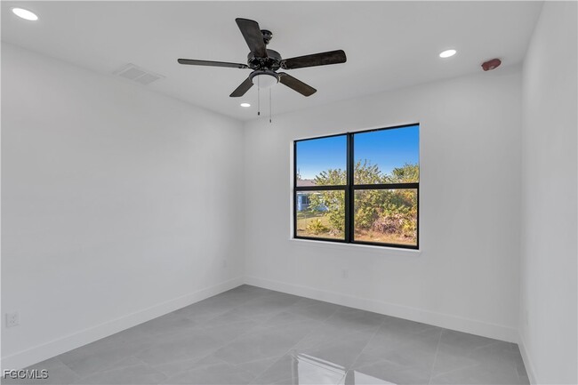 Photo - 3308 35th St W