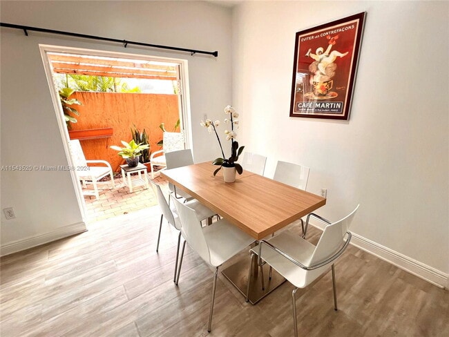 Photo - 5984 SW 8th St