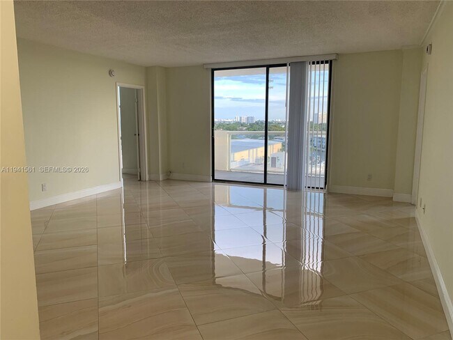 Building Photo - 13499 Biscayne Blvd Unit 710