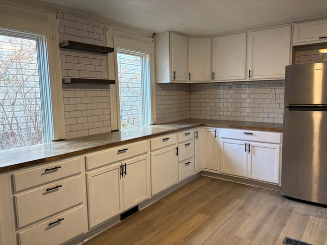 Photo - 238 Schiller St Apartamento Unidad LOWER