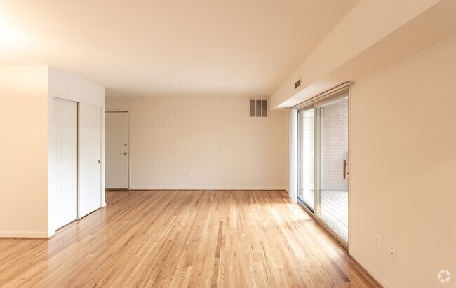 Photo - Montrose Manor