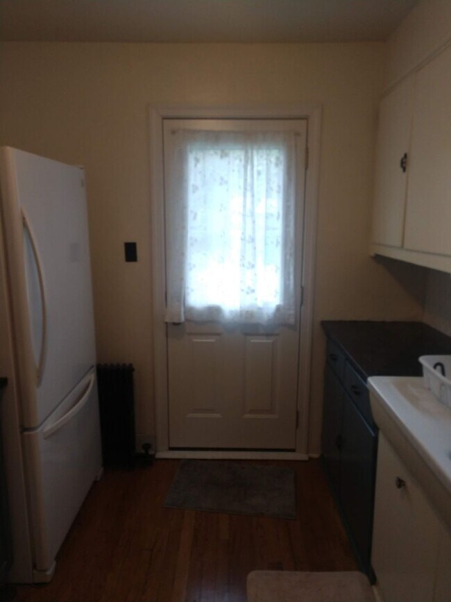 Photo - 239 40th St